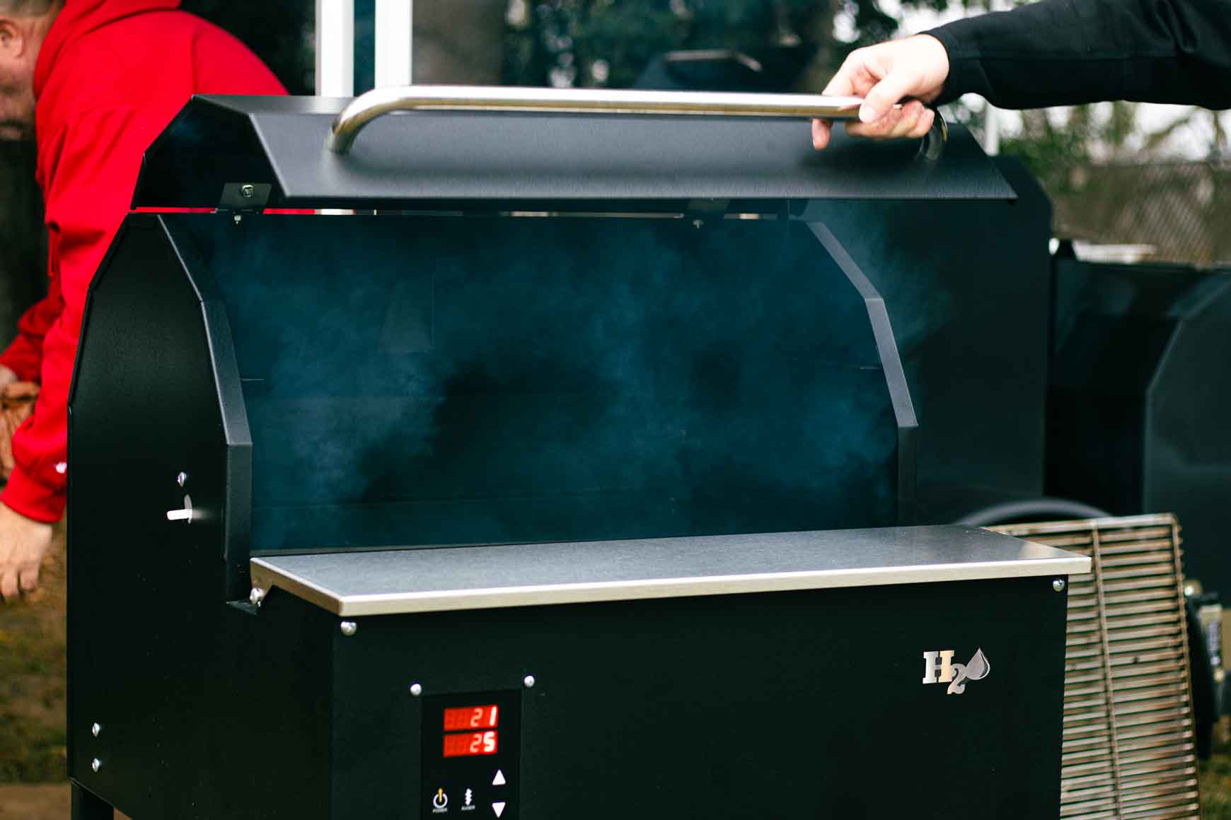 BARQ-H2O Pellet Smoker - Powered by Smokin' Brothers